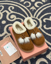 Load image into Gallery viewer, Suede Tassel Mules
