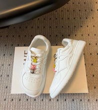 Load image into Gallery viewer, Jambo Trainers
