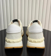 Load image into Gallery viewer, Lacerunner Trainers
