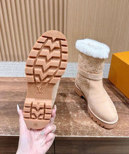 Load image into Gallery viewer, Fur Boots
