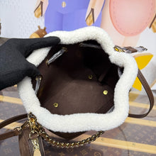 Load image into Gallery viewer, Bella
