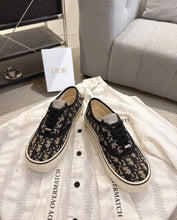 Load image into Gallery viewer, Saltwind Trainers
