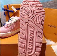 Load image into Gallery viewer, Logo Trainers
