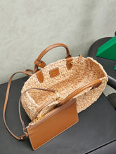 Load image into Gallery viewer, Raffia Tote
