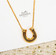 Load image into Gallery viewer, Horseshoe Necklace
