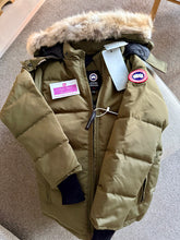 Load image into Gallery viewer, Chelsea Parker
