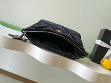 Load image into Gallery viewer, Zipped Pouch Large
