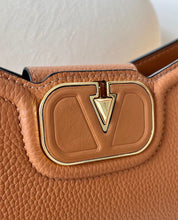 Load image into Gallery viewer, Leather Shoulder Bag
