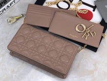 Load image into Gallery viewer, Lady D Clutch
