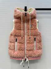 Load image into Gallery viewer, Teddy Gilet
