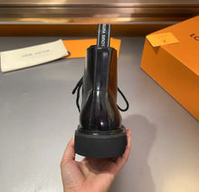 Load image into Gallery viewer, Leather Ankle Boots
