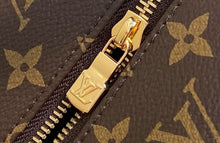 Load image into Gallery viewer, Cruiser Toiletry Bag
