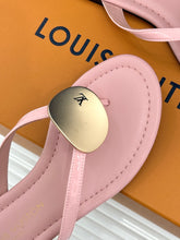 Load image into Gallery viewer, Treasure Sandals
