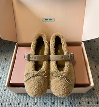 Load image into Gallery viewer, Shearling Ballerinas
