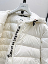 Load image into Gallery viewer, Jeypore Jacket
