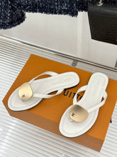 Load image into Gallery viewer, Treasure Sandals
