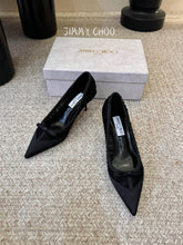 Load image into Gallery viewer, Love Mesh Pumps
