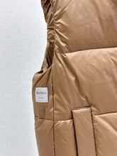 Load image into Gallery viewer, The Cube Gilet
