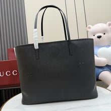 Load image into Gallery viewer, Tribeca Tote
