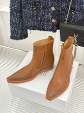Load image into Gallery viewer, Leather Boots
