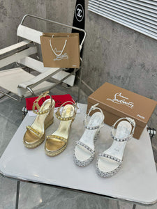 Stud Wedges