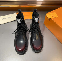 Load image into Gallery viewer, Leather Ankle Boots
