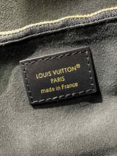 Load image into Gallery viewer, Trunk Bag
