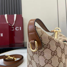 Load image into Gallery viewer, Ophidia Mini Vanity
