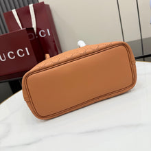 Load image into Gallery viewer, Tribeca Tote Small
