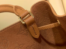 Load image into Gallery viewer, Bella Tote
