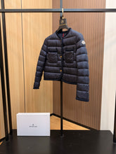 Load image into Gallery viewer, Aristeo Jacket
