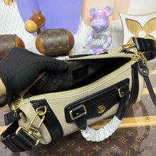 Load image into Gallery viewer, Rider Bag
