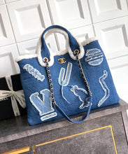 Load image into Gallery viewer, Deauville Tote
