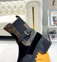 Load image into Gallery viewer, Desert Boots
