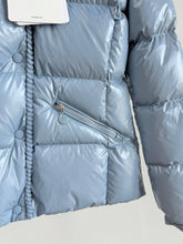 Load image into Gallery viewer, Glareins Jacket
