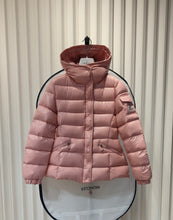 Load image into Gallery viewer, Baranfe Jacket
