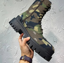 Load image into Gallery viewer, Camo Boots
