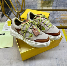 Load image into Gallery viewer, Force Trainers
