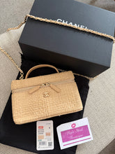 Load image into Gallery viewer, Trendy Vanity Raffia
