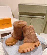 Load image into Gallery viewer, Fur Boots
