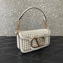 Load image into Gallery viewer, Loco Raffia Bag
