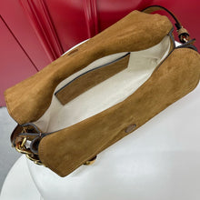 Load image into Gallery viewer, Medium Chain Bag
