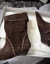 Load image into Gallery viewer, Suede Boots
