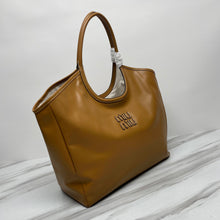 Load image into Gallery viewer, Leather Tote
