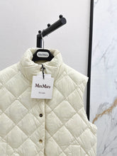 Load image into Gallery viewer, The Cube Gilet

