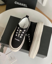 Load image into Gallery viewer, CC Trainers
