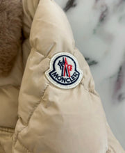 Load image into Gallery viewer, Cygne Jacket
