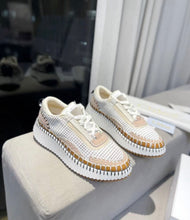 Load image into Gallery viewer, Nama Sneakers
