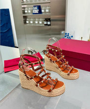 Load image into Gallery viewer, Rockstud Wedges
