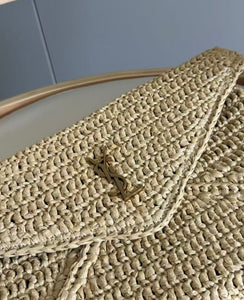 Cassandre Envelope Pouch